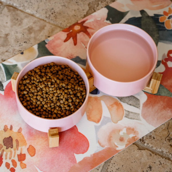 CERAMIC PET BOWLS WITH BAMBOO STAND - PINK Life Style (7)