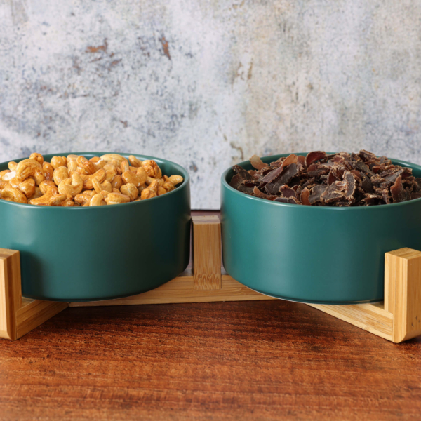 CERAMIC SNACK BOWLS WITH BAMBOO STAND LIFE STYLE (1)