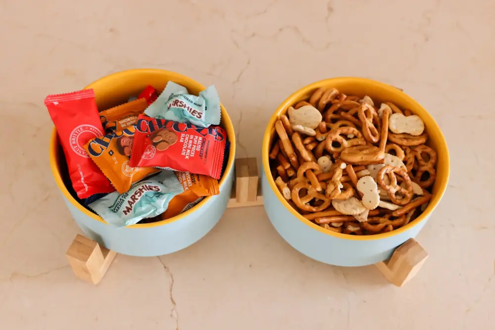 Ceramic Snack Bowls With Bamboo Stand Outer Blue Inner Yellow - Image 6